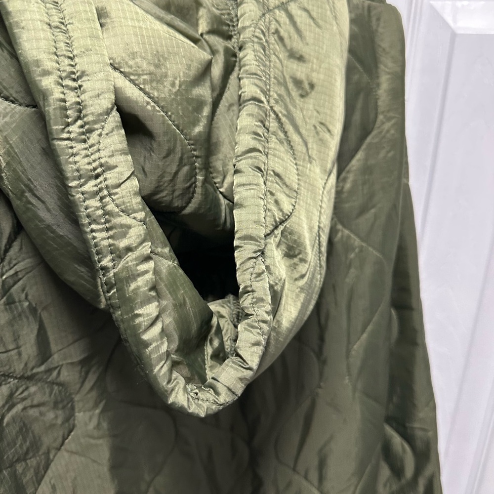 Green Quilted Hoodie - Picture 3 of 4